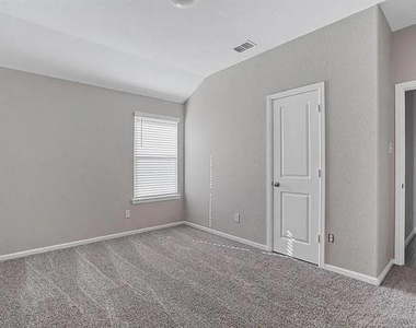 9805 Summerton Drive - Photo Thumbnail 9