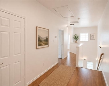 320 Woodgrove Drive - Photo Thumbnail 6