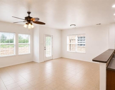 320 Woodgrove Drive - Photo Thumbnail 5
