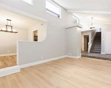 14372 Haymeadow Circle - Photo Thumbnail 8