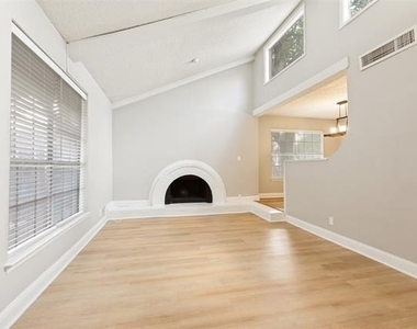 14372 Haymeadow Circle - Photo Thumbnail 7