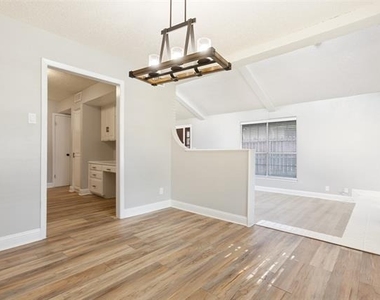 14372 Haymeadow Circle - Photo Thumbnail 11