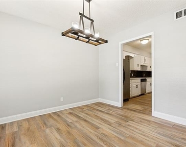 14372 Haymeadow Circle - Photo Thumbnail 10