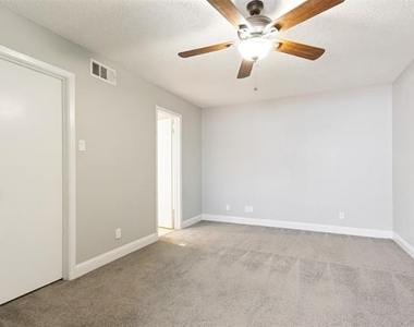 14372 Haymeadow Circle - Photo Thumbnail 20