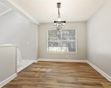 14372 Haymeadow Circle - Photo Thumbnail 9