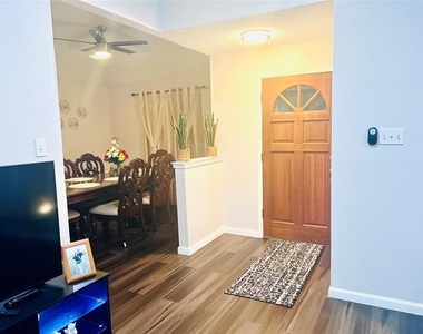 3408 Beech Street - Photo Thumbnail 8
