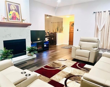 3408 Beech Street - Photo Thumbnail 10
