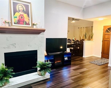 3408 Beech Street - Photo Thumbnail 9
