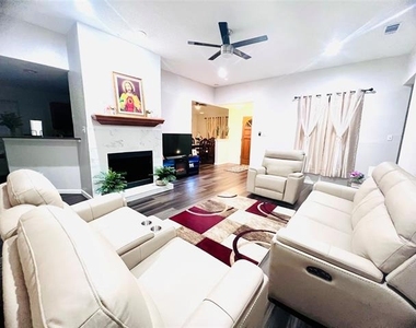 3408 Beech Street - Photo Thumbnail 11