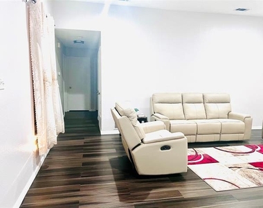 3408 Beech Street - Photo Thumbnail 6