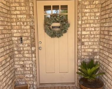 1638 Merchant Street - Photo Thumbnail 2