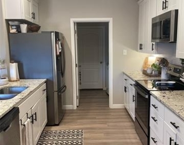 1638 Merchant Street - Photo Thumbnail 4