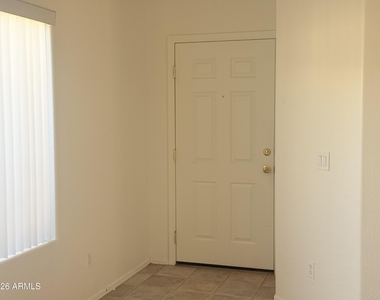 2618 N 107th Lane - Photo Thumbnail 7