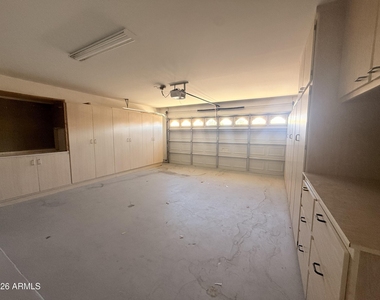 2618 N 107th Lane - Photo Thumbnail 4
