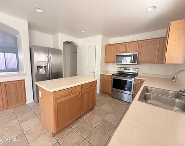 2618 N 107th Lane - Photo Thumbnail 31