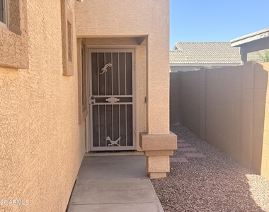 2618 N 107th Lane - Photo Thumbnail 6