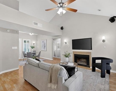 3105 San Jacinto Street - Photo Thumbnail 7