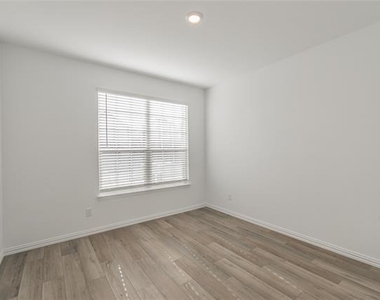 1275 Western Yarrow Avenue - Photo Thumbnail 17