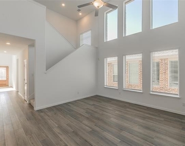 1275 Western Yarrow Avenue - Photo Thumbnail 2