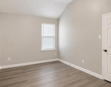 1501 Toucan Drive - Photo Thumbnail 18