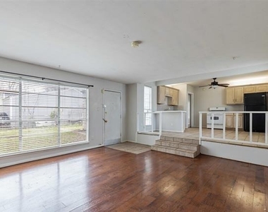 3721 Marks Place - Photo Thumbnail 13