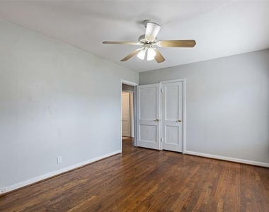 3721 Marks Place - Photo Thumbnail 8