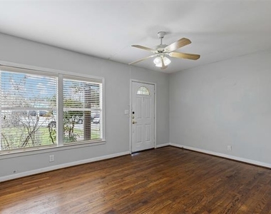 3721 Marks Place - Photo Thumbnail 6