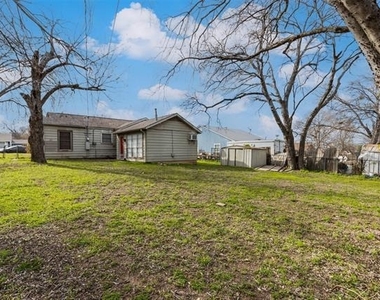 3721 Marks Place - Photo Thumbnail 15