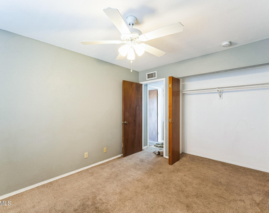 2338 W Lindner Avenue - Photo Thumbnail 7