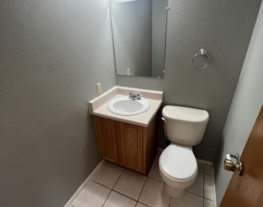 2338 W Lindner Avenue - Photo Thumbnail 8