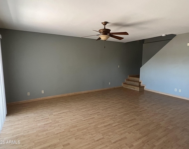 2338 W Lindner Avenue - Photo Thumbnail 3