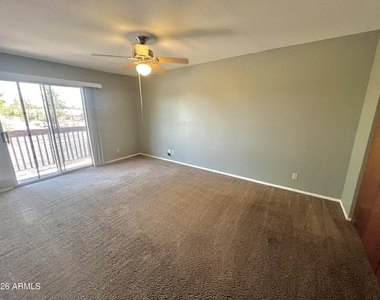 2338 W Lindner Avenue - Photo Thumbnail 6
