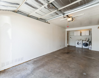 2338 W Lindner Avenue - Photo Thumbnail 15