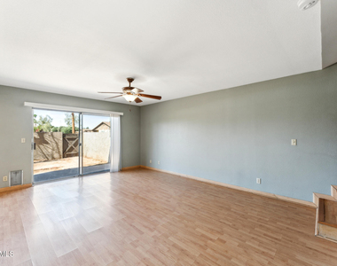 2338 W Lindner Avenue - Photo Thumbnail 2