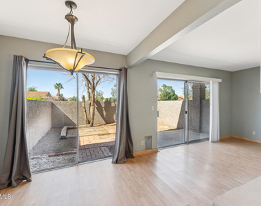 2338 W Lindner Avenue - Photo Thumbnail 5