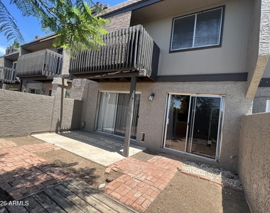 2338 W Lindner Avenue - Photo Thumbnail 23