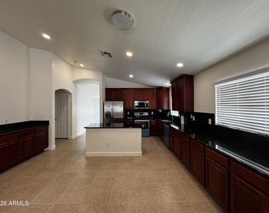 43250 W Estrada Street - Photo Thumbnail 7