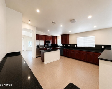 43250 W Estrada Street - Photo Thumbnail 8