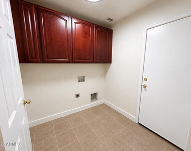 43250 W Estrada Street - Photo Thumbnail 13