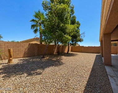 43250 W Estrada Street - Photo Thumbnail 26