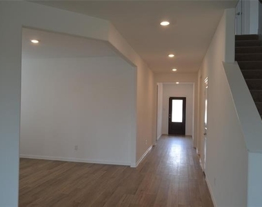 7924 Lindheimer Lane - Photo Thumbnail 4