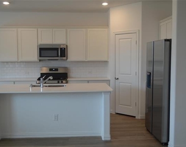 7924 Lindheimer Lane - Photo Thumbnail 8
