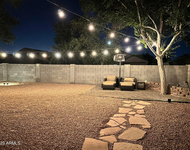 1616 W Kesler Lane - Photo Thumbnail 11