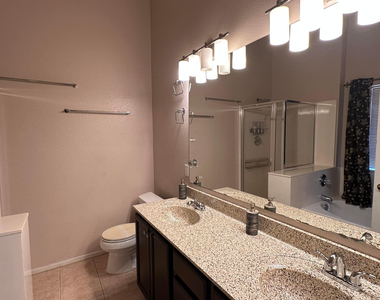 1616 W Kesler Lane - Photo Thumbnail 10