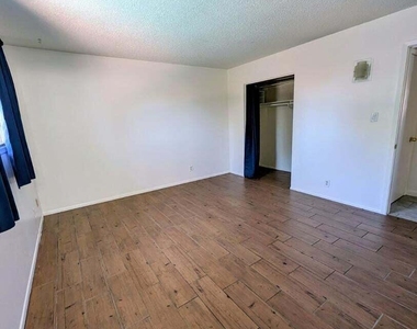 1711 S Hardy Drive - Photo Thumbnail 16