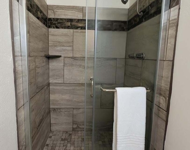 1711 S Hardy Drive - Photo Thumbnail 15