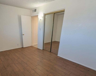 1711 S Hardy Drive - Photo Thumbnail 22
