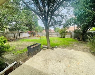 2 Hastings Court - Photo Thumbnail 15