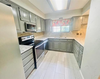 2 Hastings Court - Photo Thumbnail 3