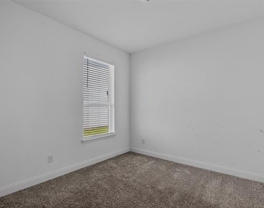 845 Ranchland Road - Photo Thumbnail 7